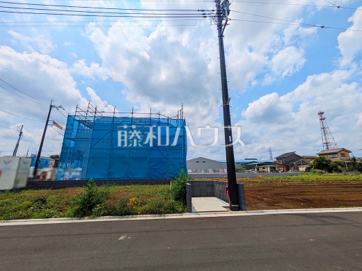 現場風景　 同時期に生活をスタートさせるご家族の多い分譲地は、困ったときも心強い存在になりそうですね！ 　【新座市野火止３丁目】
