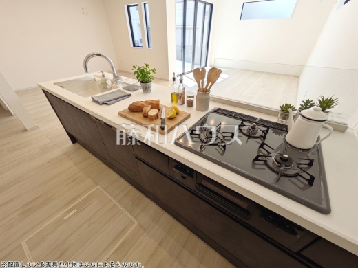 キッチン※配置している家具や小物はCGによるものです。 【練馬区石神井台3丁目】