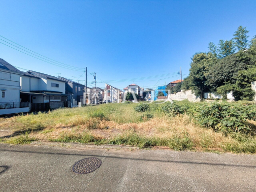 現場風景 【東久留米市氷川台1丁目】 周辺環境はもちろん、日当たりや設備仕様など、実際に行ってみないと分からないことも多くございます。営業担当がご案内いたしますので、お気軽にお問い合わせください。