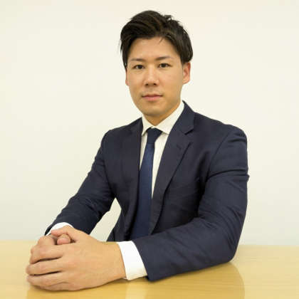 楫斐 健太郎