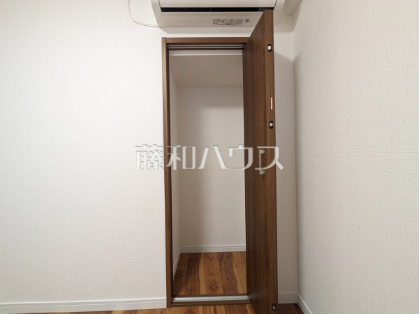 ≪収納≫各部屋に収納も完備されるため、部屋もしっかり片付きそうですね♪【府中マンション】