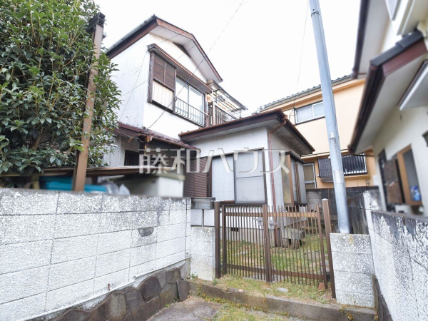 現地写真(現況：古屋有)　【新座市片山３丁目】 物件の事、諸費用の事など、小さな疑問もお気軽にご連絡・ご相談下さい。 