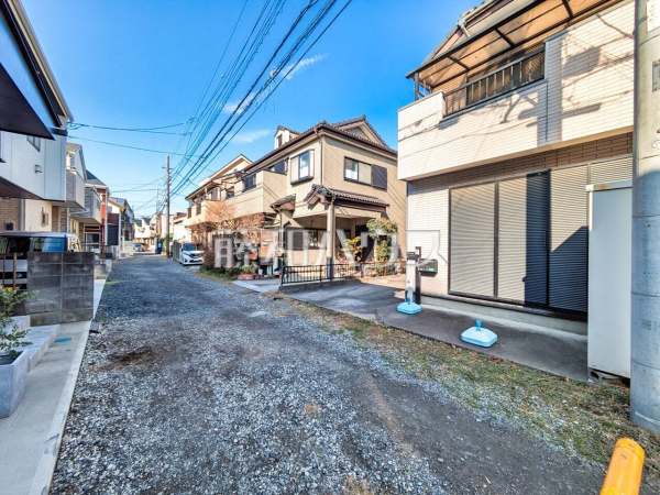 接道状況および現場風景　【新座市野寺５丁目】ぜひ実物をご覧いただきたく思います。喜んでご案内いたしますのでお気軽にお問合せ下さい。
