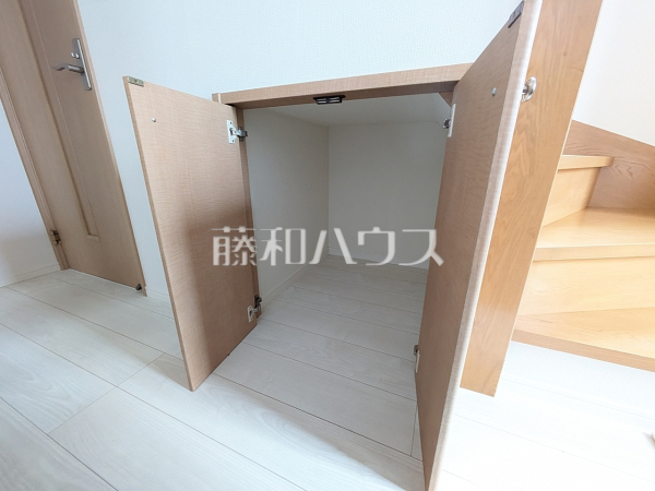 収納　【練馬区大泉学園町８丁目】