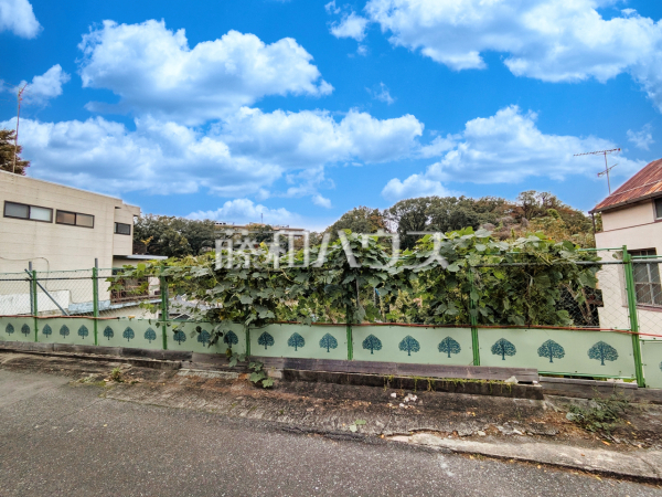 ≪現地写真≫建築条件はございませんので、ライフスタイルに合わせた自由なマイホームづくりが可能です。　【調布市入間町３丁目】
