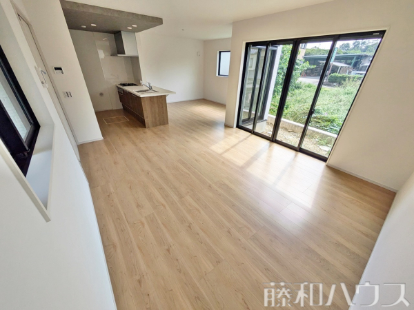リビング　【名古屋市守山区大字中志段味字南原】
