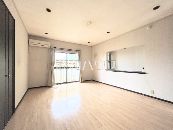 居室　【三鷹市大沢４丁目】