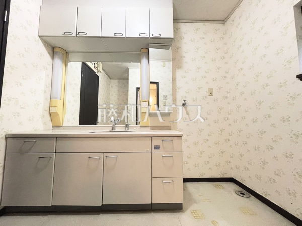 洗面室　【三鷹市大沢４丁目】