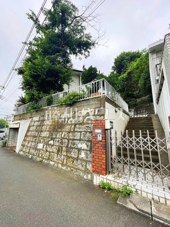 外階段　【三鷹市大沢４丁目】