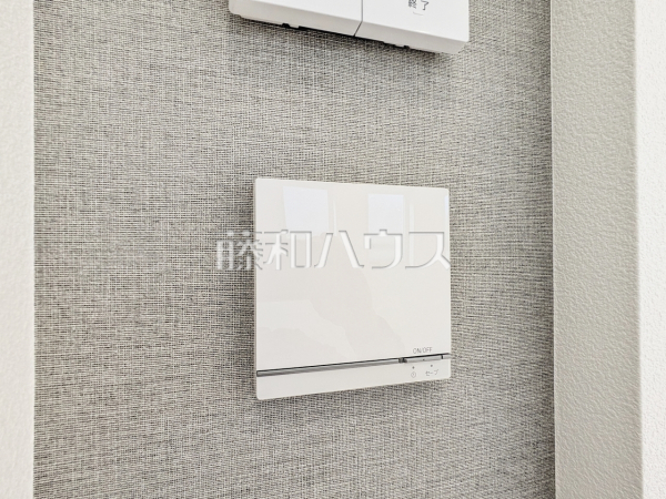 C号棟　床暖房スイッチ　【練馬区旭丘２丁目】 乾燥しすぎず、埃も舞わずハウスダストが少ないクリーンな室内をキープする床暖房 