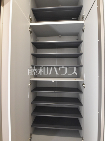 3号棟　玄関収納　【西東京市向台町１丁目】