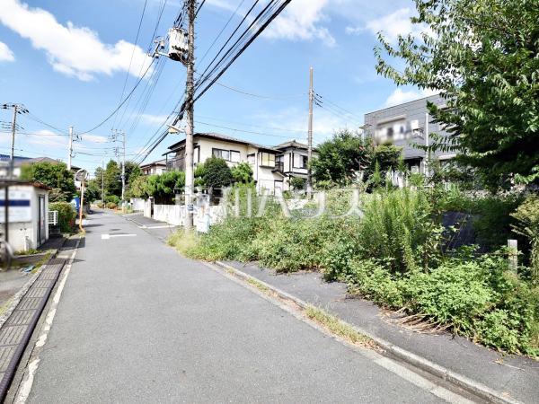 ≪接道状況≫前面道路は歩道もあり、小さなお子様にも安心ですね。 　【調布市布田５丁目】 