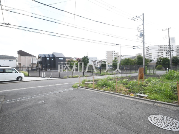 接道状況および現場風景　【東久留米市神宝町１丁目】「夢は注文住宅！でも注文住宅って何から手をつければいいの？」　そんな時は、ぜひ当社へご相談下さい！  
