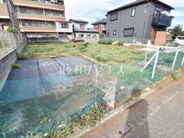 現場風景　【東大和市仲原３丁目】 建物のプレゼンをさせていただきますので、実際の完成イメージを思い描いていただくことができます。お気軽にお問合せ下さい。 