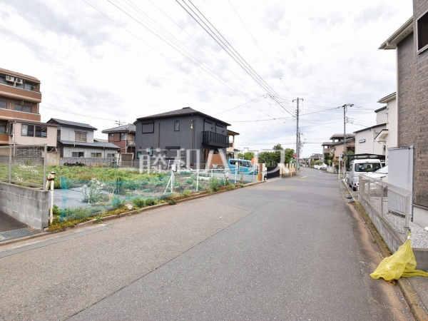 接道状況および現場風景　【東大和市仲原３丁目】 物件の事、諸費用の事など、小さな疑問もお気軽にご連絡・ご相談下さい。 