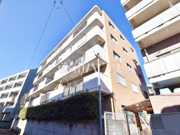  周辺環境はもちろん、日当たりや設備仕様など、実際に行ってみないと分からないことも多くございます。営業担当がご案内いたしますので、お気軽にお問い合わせください。 　【西武柳沢ローヤルコーポ】