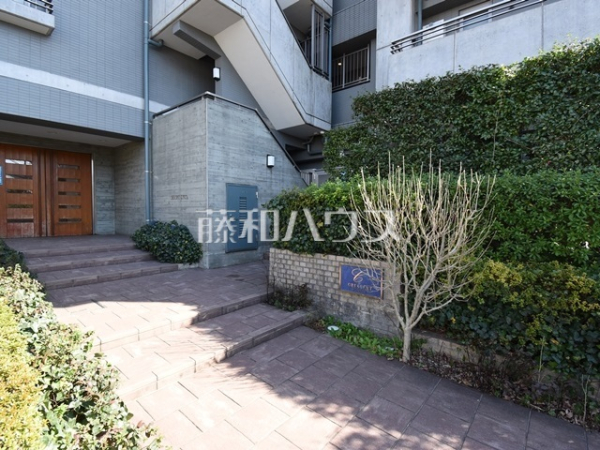 エントランス　【クレッセント砧】