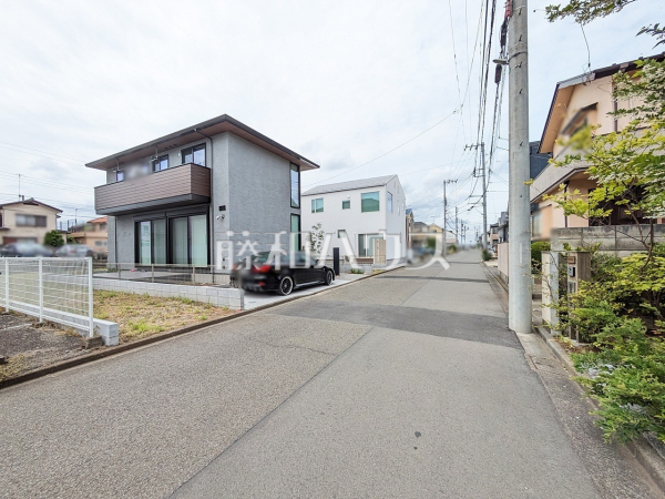 接道状況および現場風景　【小平市小川町１丁目】
全区画約37坪以上のゆとりある敷地ですので、広いお庭も確保できそうですね。