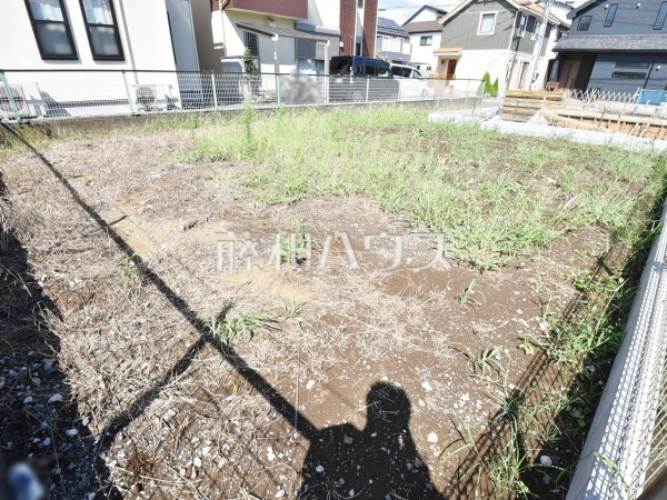 4号地　現地写真　【小平市小川町１丁目】 周辺環境はもちろん、日当たりなど、実際に行ってみないと分からないことも多くございます。営業担当がご案内いたしますので、お気軽にお問い合わせください。 