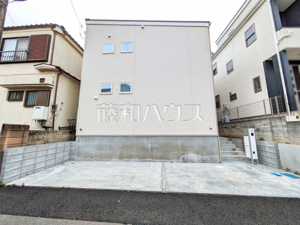 外観　【所沢市大字久米】 見学はしたいけど、なかなか時間が取れない・・・そんな方に出勤前や仕事終わりにマイホームを見学できるサポートをいたします。 