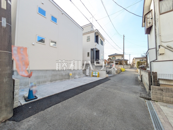 接道状況および現場風景　【所沢市大字久米】