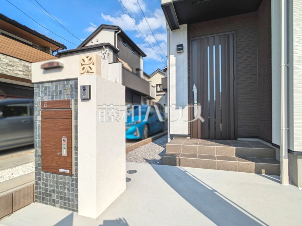 玄関　【小平市小川町１丁目】