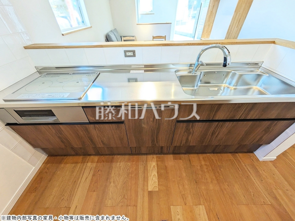 キッチン　【八王子市弐分方町】
キッチンから見渡せるリビングダイニングで、お料理中も会話が弾みます　