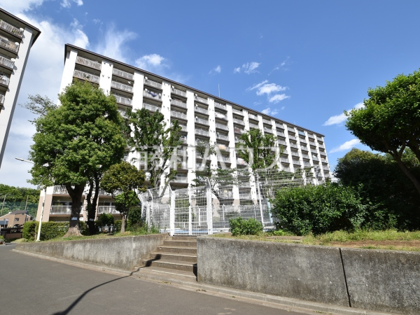 ≪外観≫物件の事、諸費用の事など、小さな疑問もお気軽にご連絡・ご相談下さい。 　【狛江ハイタウン1号棟】