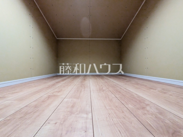 小屋裏収納　【八王子市泉町】