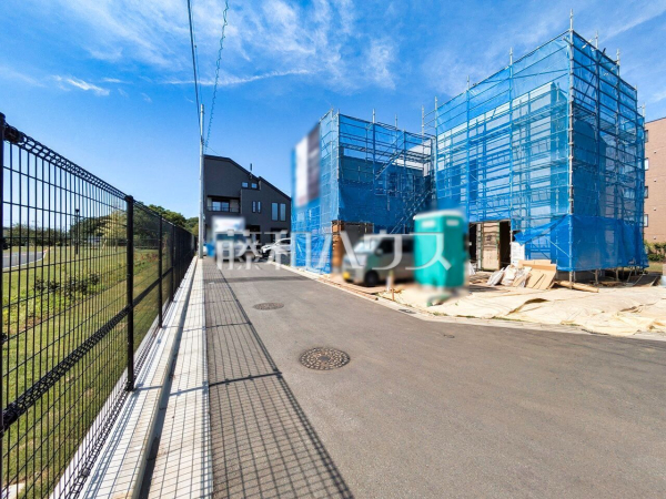 接道状況および現場風景　【清瀬市中里５丁目】清瀬市立大型自然公園　隣接♪　建築条件はございません。お好きなハウスメーカーで建築できます。