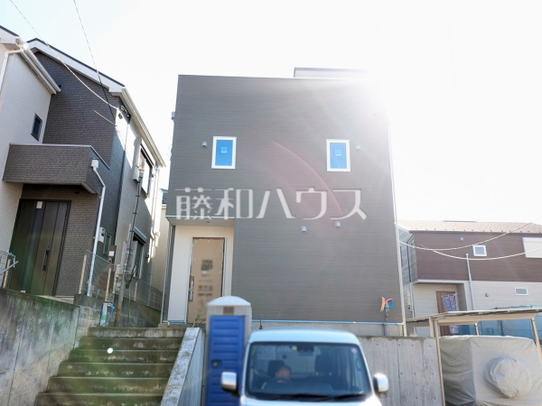 D号棟　外観　【多摩市南野２丁目】
ご帰宅が楽しみになる。そんな魅力のある新邸です。