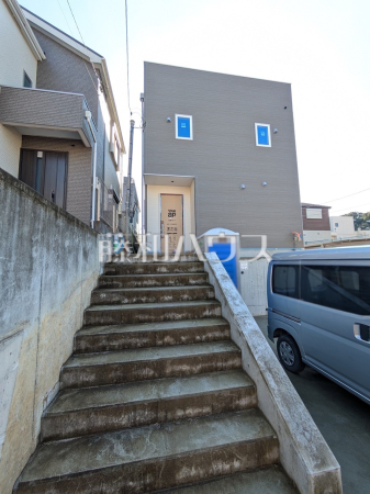 D号棟　外観　【多摩市南野２丁目】足場が外れて実際の外観が見えてきました。完成までもう少しです。　