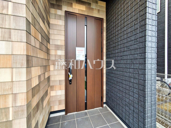 A号棟　玄関【所沢市向陽町】