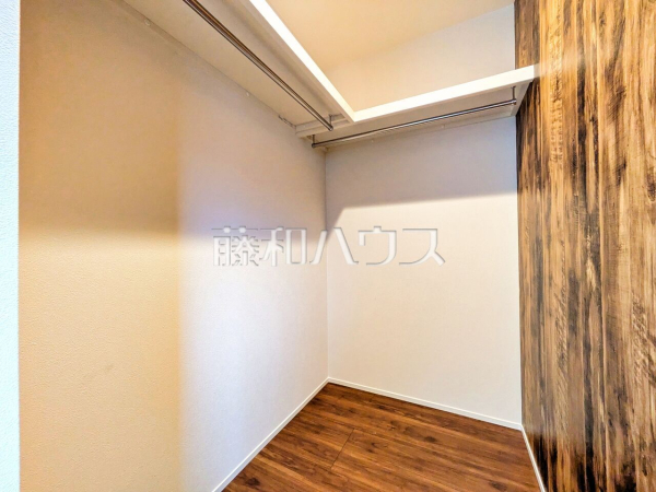 A号棟　ウォークインクローゼット　【所沢市向陽町】
ウォークインクローゼットは、お洋服等がたくさん収納できて便利です。　