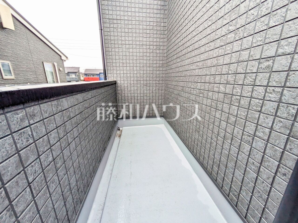 A号棟　バルコニー　【所沢市向陽町】南向きのバルコニーは日差しもたっぷり注ぎ、お洗濯物もよく乾きます。