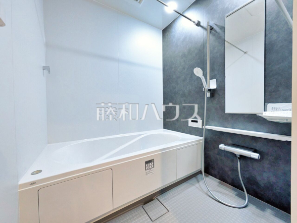 B号棟　浴室　【所沢市向陽町】
落ち着いた色合いで疲れたからだを癒す、贅沢なくつろぎ空間です。　