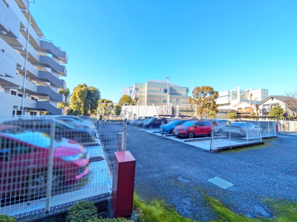 駐車場　【リーベスト府中多摩川】