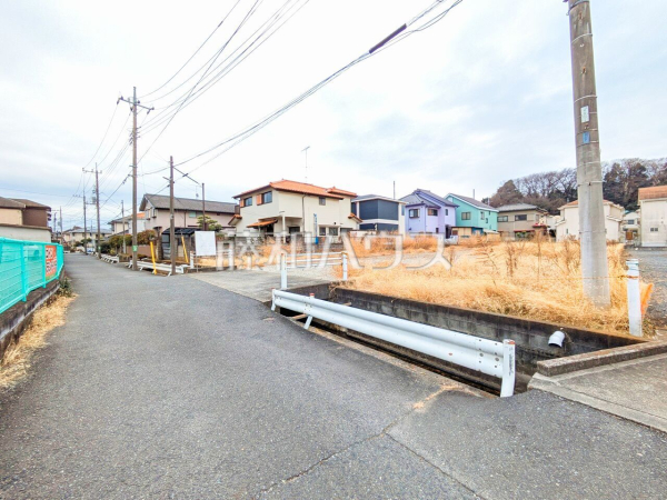 接道状況および現場風景　【日野市大字日野】 物件の事、諸費用の事など、小さな疑問もお気軽にご連絡・ご相談下さい。 