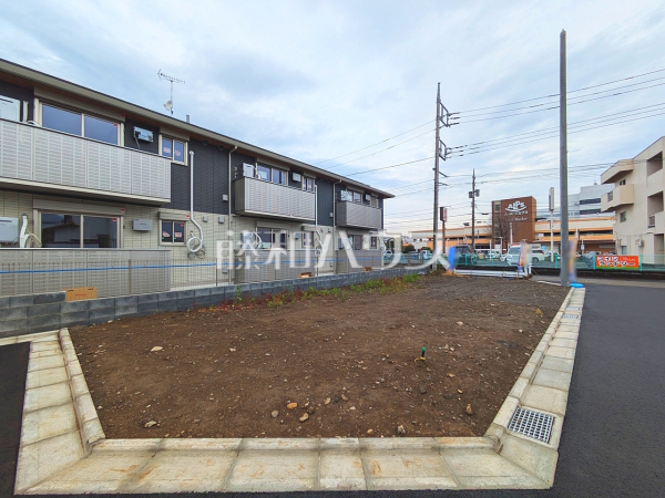 1号地　現地写真　【日野市大字日野】 充実した新たな生活を、「あったらいいな」がある、この地から始めてみませんか？鮮やかな青空と暮らすこの土地で・・・。 