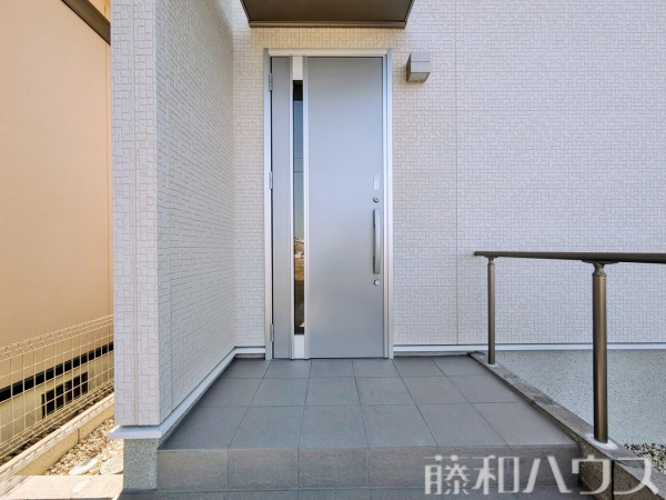 玄関　【小牧市藤島町居屋敷】