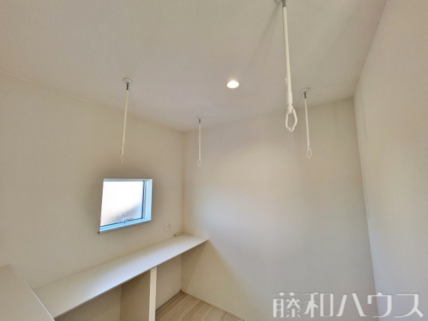室内物干し　ホスクリーン　【小牧市藤島町居屋敷】