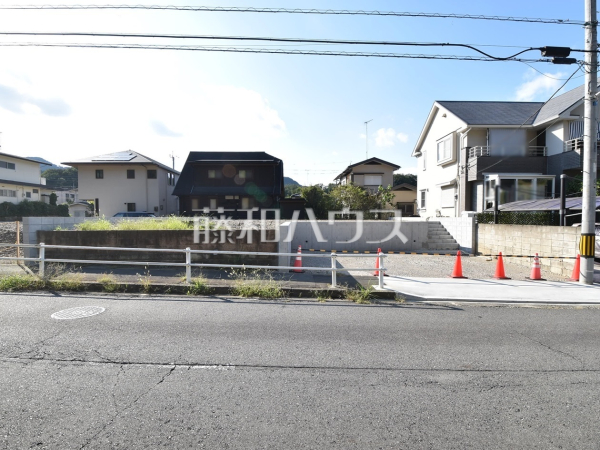 接道状況および現場風景　【八王子市元八王子町３丁目】