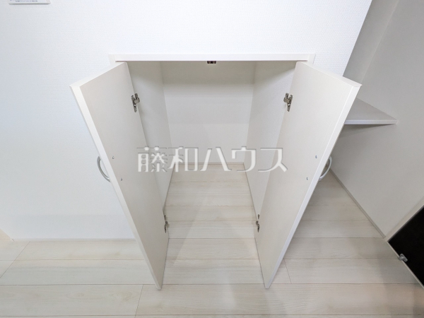 2号棟　収納　【昭島市中神町１丁目】