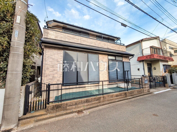 外観　【新座市片山２丁目】 お住まい探しは、家の良し悪しだけでなく周辺環境も重要なポイントです。ぜひ一度お客様の目でご覧ください。 