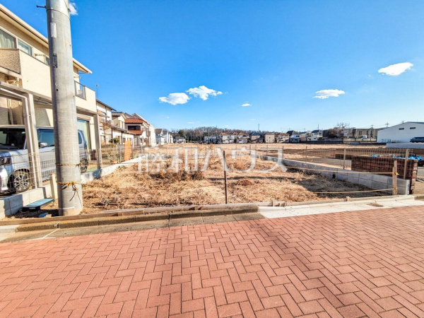 現地写真　【新座市野火止３丁目】 建物のプレゼンをさせていただきますので、実際の完成イメージを思い描いていただくことができます。お気軽にお問合せ下さい。 