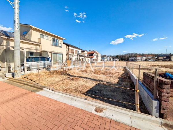 現地写真　【新座市野火止３丁目】 見学はしたいけど、なかなか時間が取れない・・・そんな方に出勤前や仕事終わりにマイホームを見学できるサポートをいたします。 