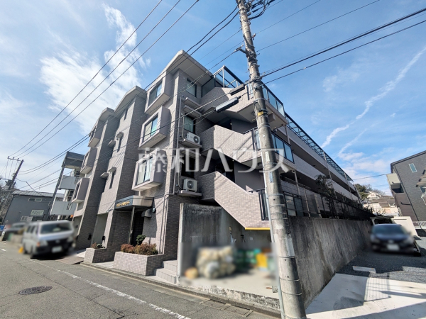 外観　【ネオステージ多摩センター】小田急多摩線「唐木田」駅まで徒歩7分！この恵まれたロケーションによる幸福感は、毎朝の通勤時にしっかりと感じられるのではないでしょうか。