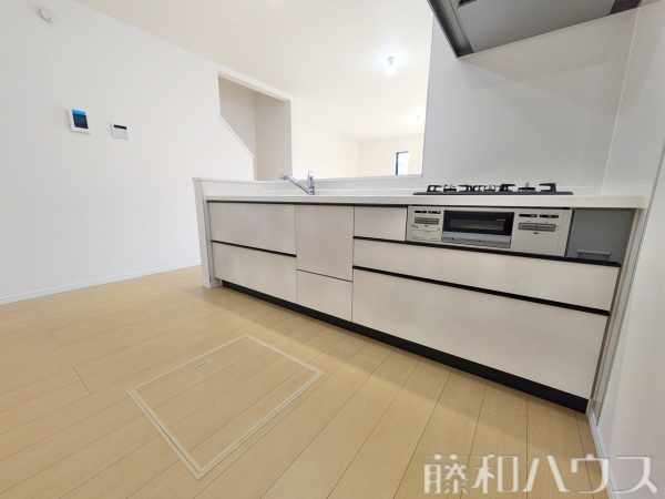 C号棟　キッチン　【春日井市高山町４丁目】