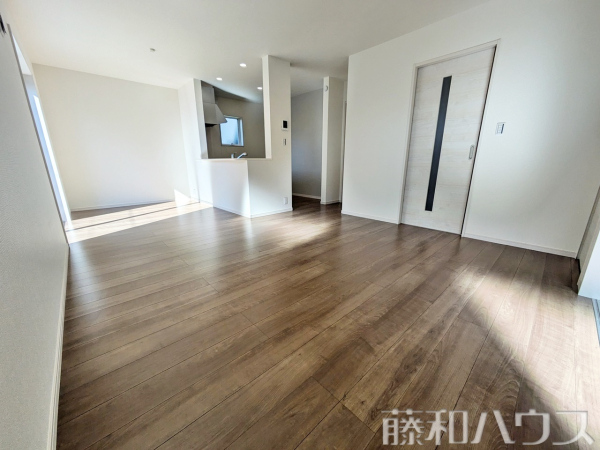 5号棟　リビング　【小牧市小木２丁目】