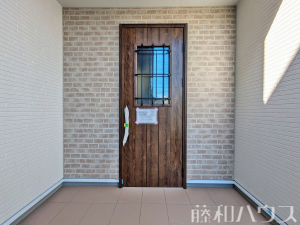 5号棟　玄関　【小牧市小木２丁目】